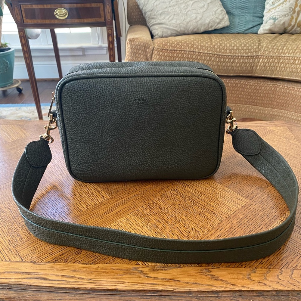 Angela Roi GRACE CROSSBODY [SIGNET] - DEEP OLIVE